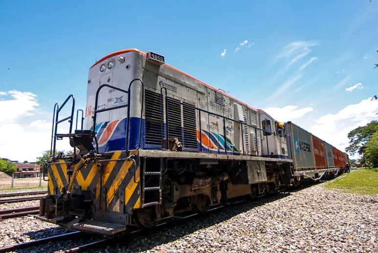 Tren de Carga La Dorada - Colombia Para Grupo Ortiz, este proyecto representa una oportunidad única para consolidar su presencia en Colombia,