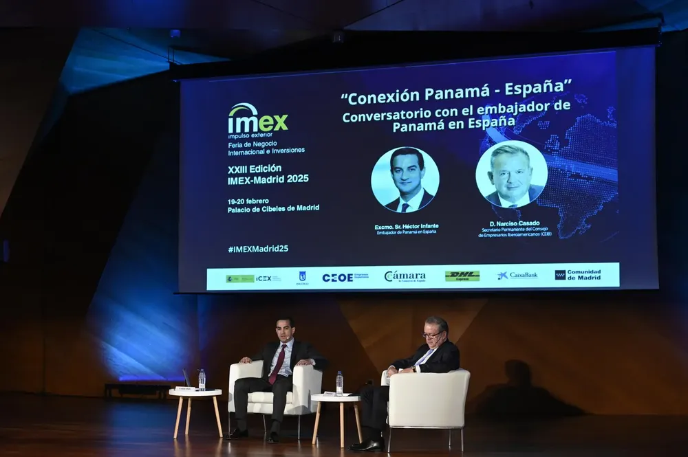 Narciso Casado durante el conversatorio con el embajador de Panamá en España, Héctor Infante, durante la feria IMEX  Panamá hoy se presenta como un hub logístico y comercial de primer nivel, con sectores estratégicos, afirman
