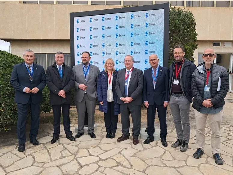 Directivos junto a autoridades de Tarragona