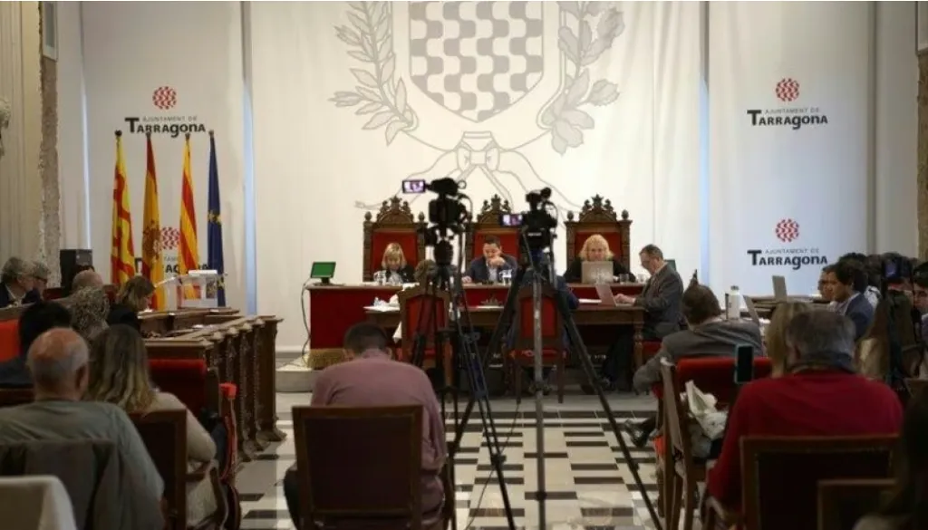 Pleno de Tarragona las críticas también apuntan hacia un bloqueo ideológico que impide alcanzar acuerdos.