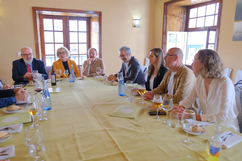 CEOE y FEDEPALMA La isla de La Palma ha sido escenario de un encuentro entre agentes públicos y privados