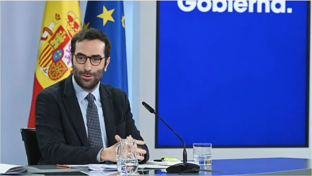 Carlos Cuerpo - Ministro de Economía El texto del reglamento avanza un periodo de adaptación de dos años